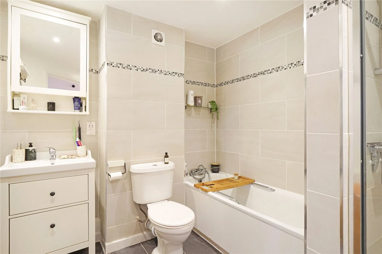 Mapesbury Road, Willesden Green, London, NW2