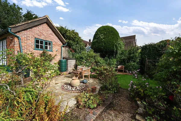 North Lane, West Hoathly, RH19 photo 14