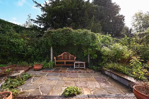 North Lane, West Hoathly, RH19 photo 16