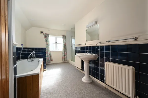 North Lane, West Hoathly, RH19 photo 23
