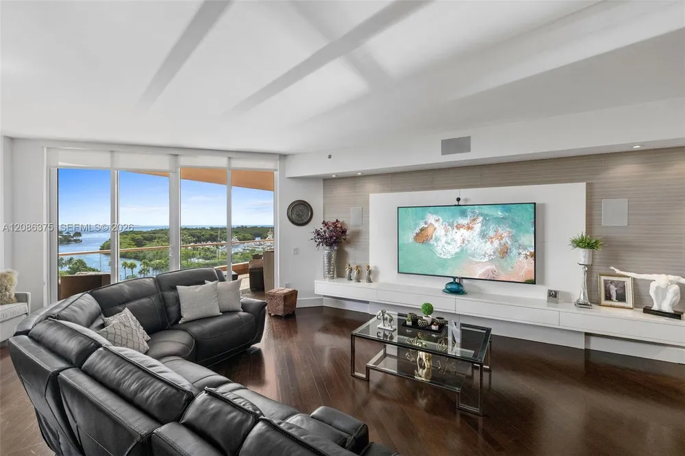 60 Edgewater Dr, Coral Gables, FL 33133