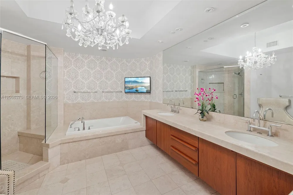 60 Edgewater Dr, Coral Gables, FL 33133