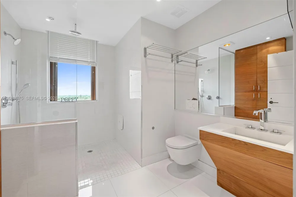 60 Edgewater Dr, Coral Gables, FL 33133