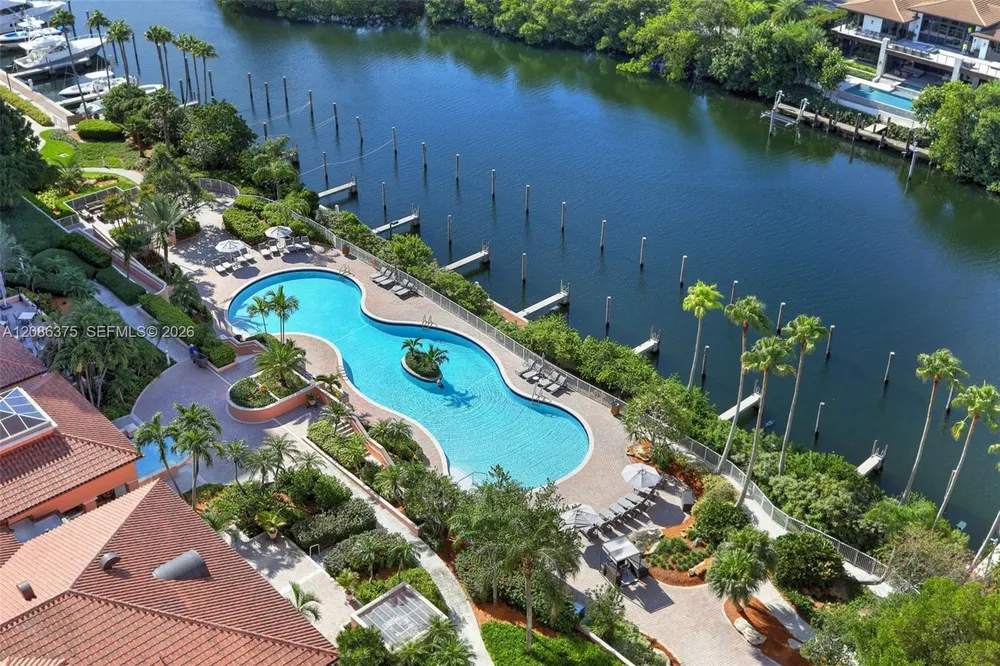 60 Edgewater Dr, Coral Gables, FL 33133