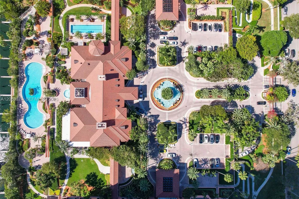 60 Edgewater Dr, Coral Gables, FL 33133