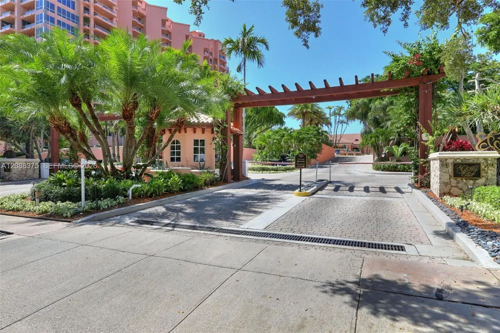 60 Edgewater Dr, Coral Gables, FL 33133
