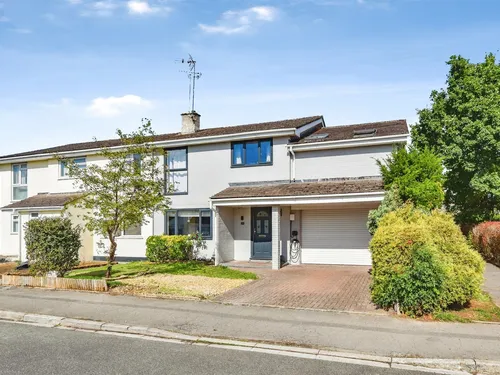 Cowley Way, Sutton Benger, Chippenhamphoto