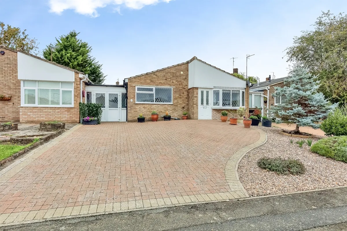 Firdale Avenue, Rushden