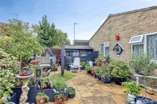 Firdale Avenue, Rushden