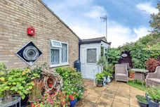Firdale Avenue, Rushden