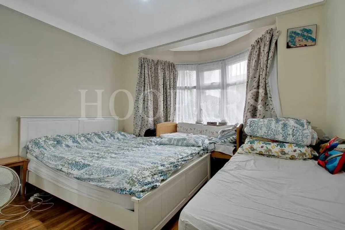 Southview Avenue, London, NW10