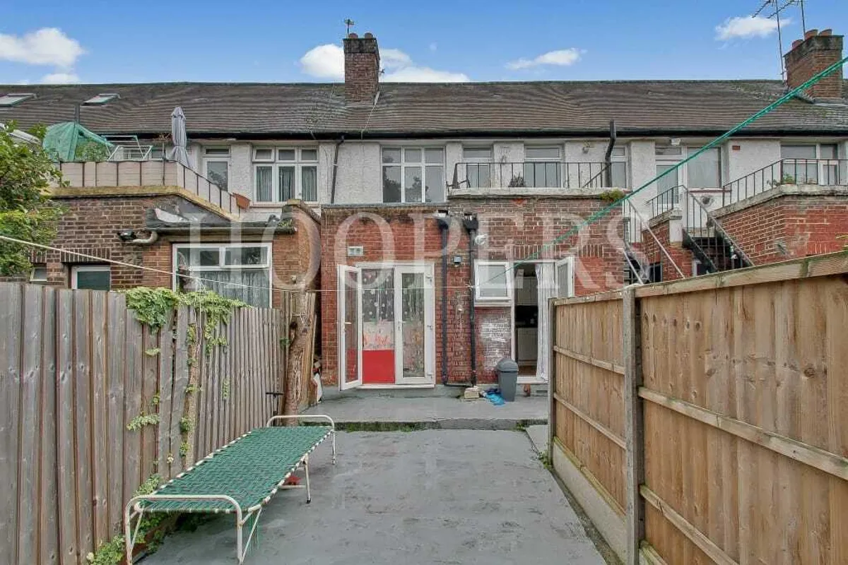 Southview Avenue, London, NW10