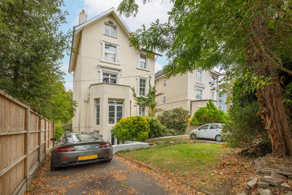 Oak Hill Road, Surbiton, KT6 photo 2