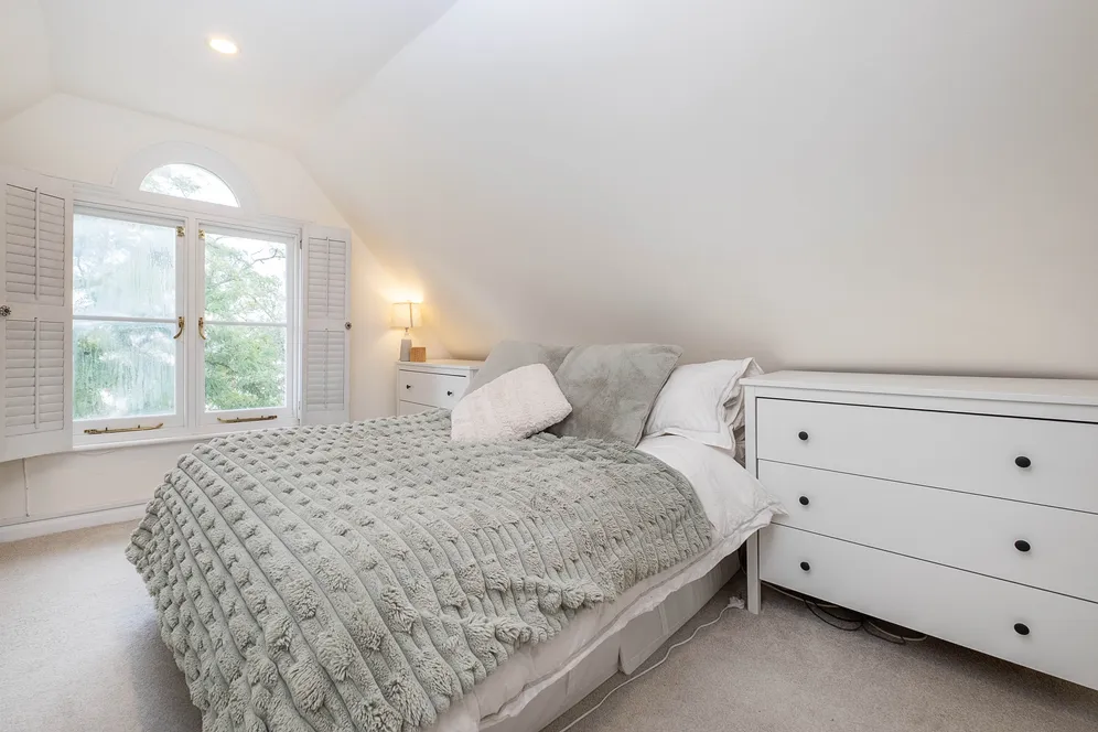Oak Hill Road, Surbiton, KT6 photo 3