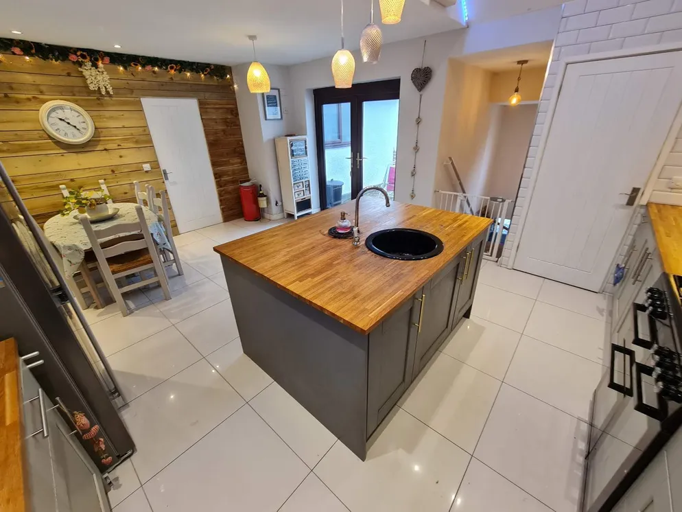 Property carousel item 26