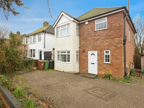 Auckland Road Potters Bar EN6