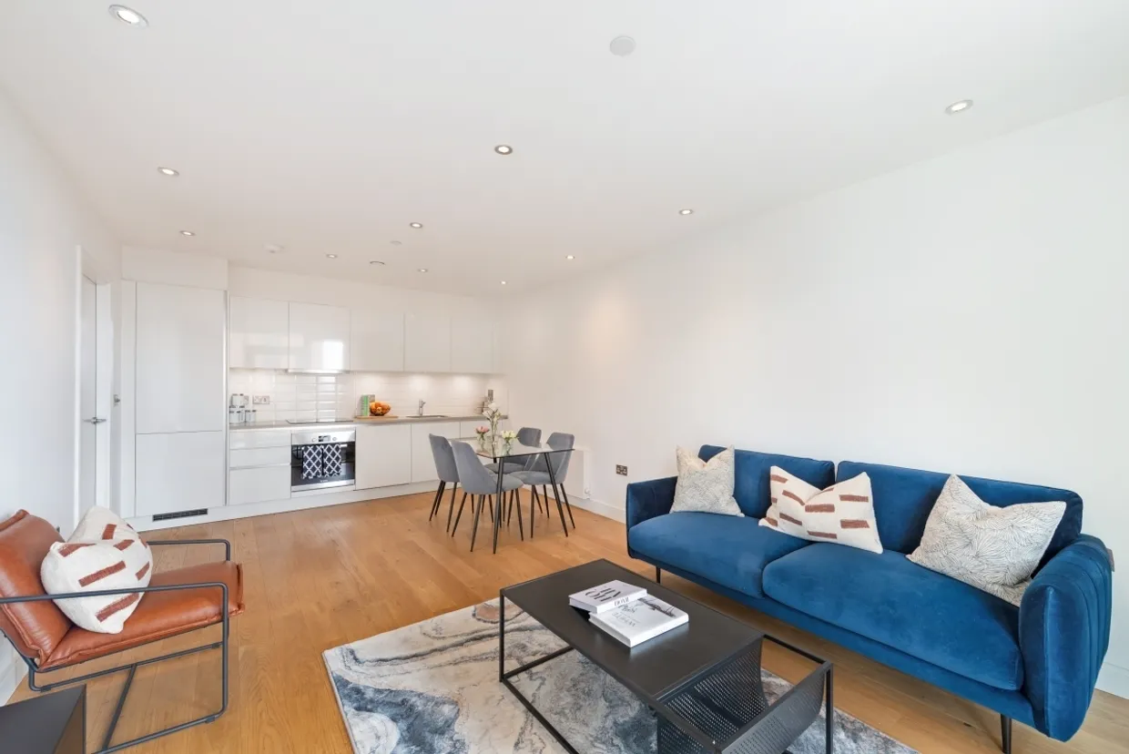 17 Montrose Crescent London HA0 photo 3