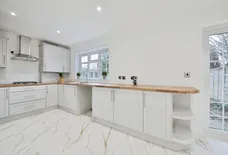 Auckland Road Potters Bar EN6 photo 8