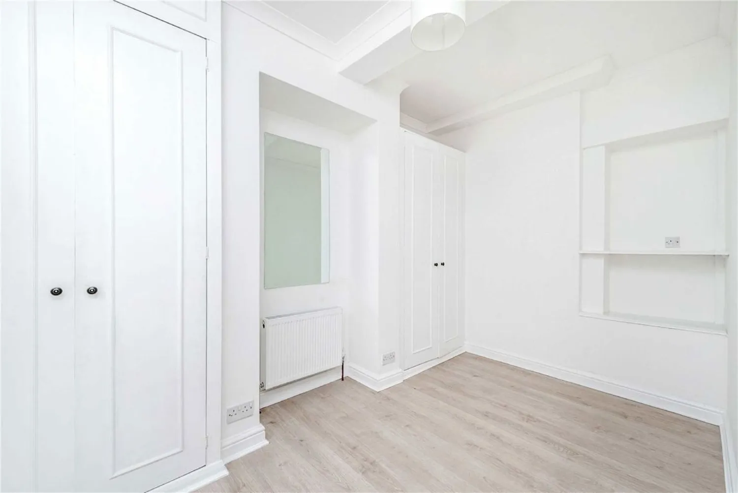 Sutherland Row, London, SW1V photo 5