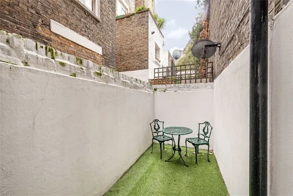 Sutherland Row, London, SW1V photo 8