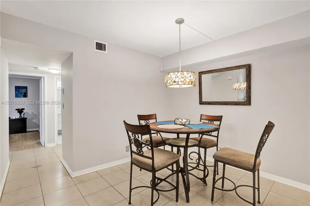 3017 N Oakland Forest Dr, Oakland Park, FL 33309