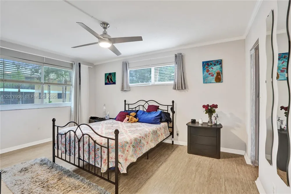 3017 N Oakland Forest Dr, Oakland Park, FL 33309
