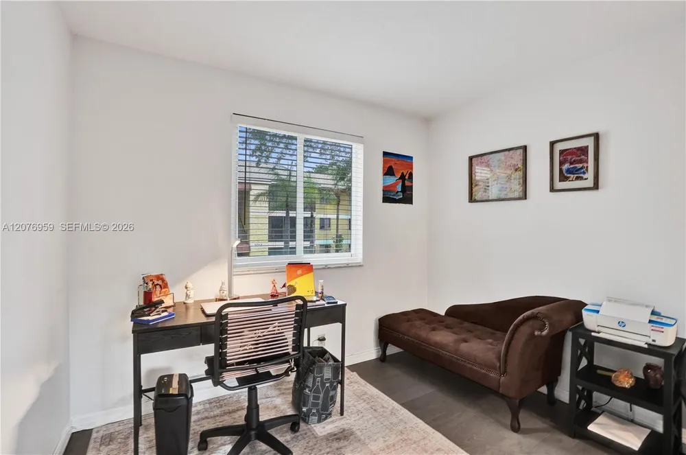 3017 N Oakland Forest Dr, Oakland Park, FL 33309