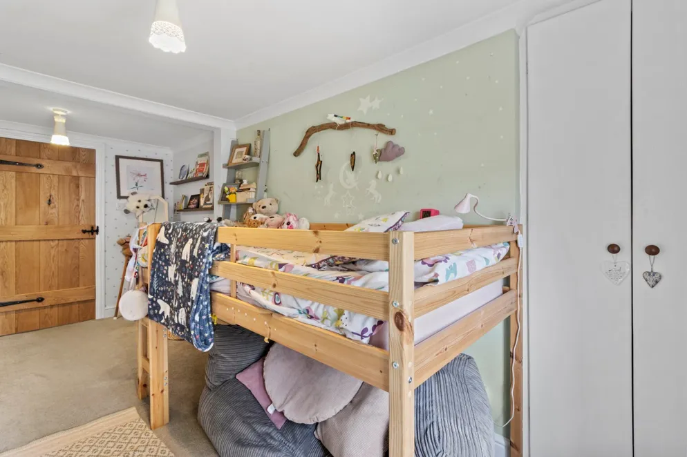 Property carousel item 12