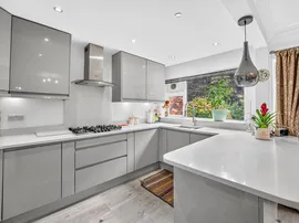 Gavina Close, MORDEN thumb 3