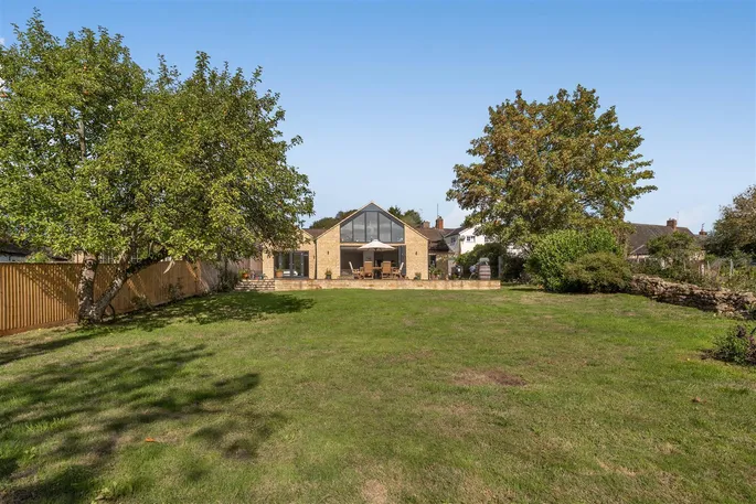 Property carousel image 26