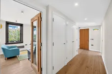 Scott Avenue, London