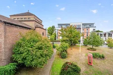 Scott Avenue, London