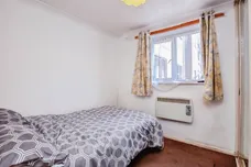 Oliver Close, Rushden