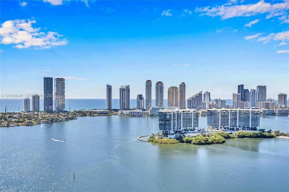 3330 NE 190th St, Aventura, FL 33180