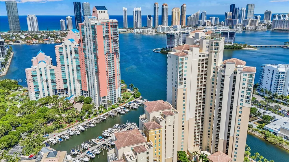 3330 NE 190th St, Aventura, FL 33180