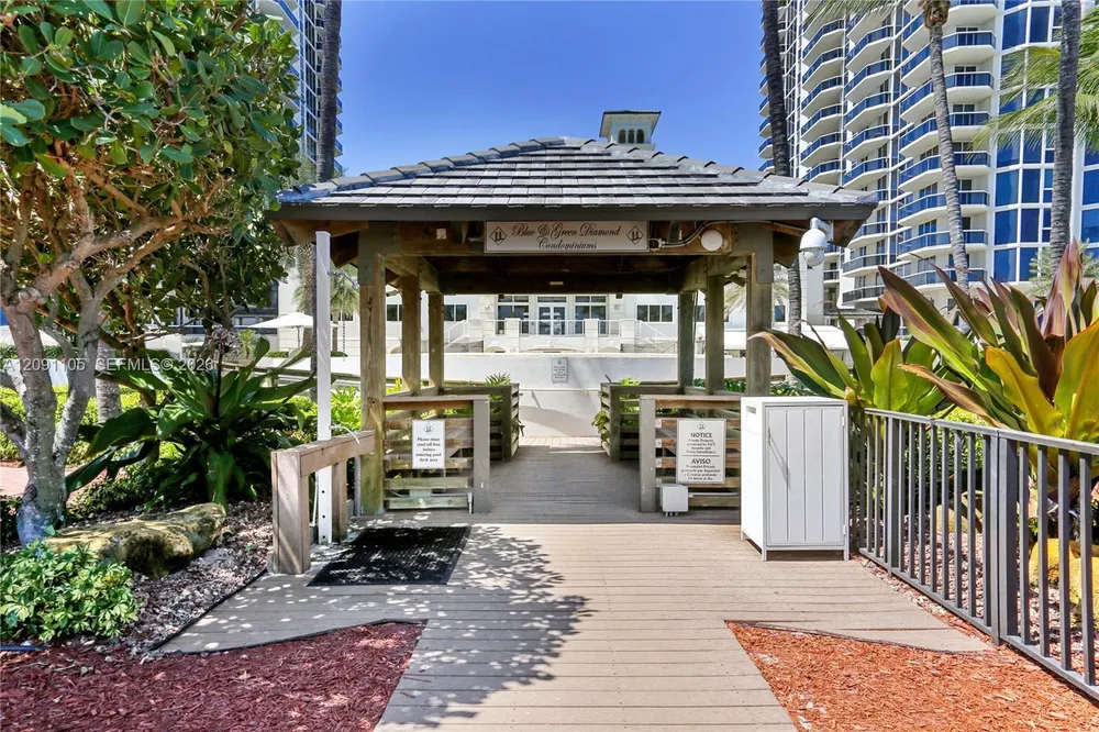 4775 Collins Ave, Miami Beach, FL 33140