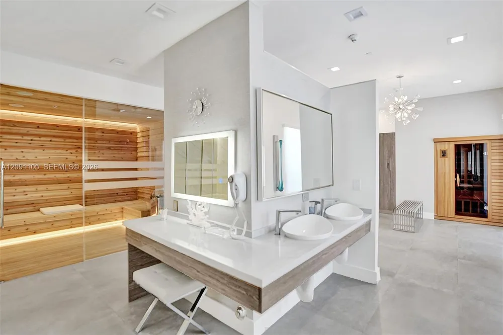 4775 Collins Ave, Miami Beach, FL 33140