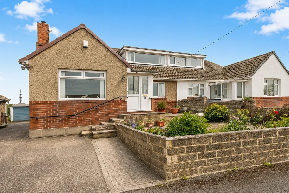 West Lodge Crescent, Ainley Top, Huddersfield