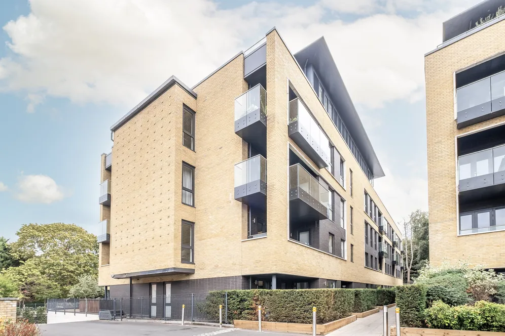 Pipit Drive, London, SW15 photo 5