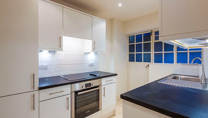 2 Bedroom Apartment To Let  Fulham Road  SW3 Image 3