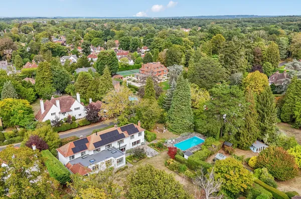 Hockering Road, Woking, GU22 photo 55