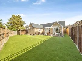 Orchard Gardens, Great Cornard, Sudbury thumb 3