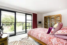 Whitelands Crescent, LONDON, SW18 photo 7