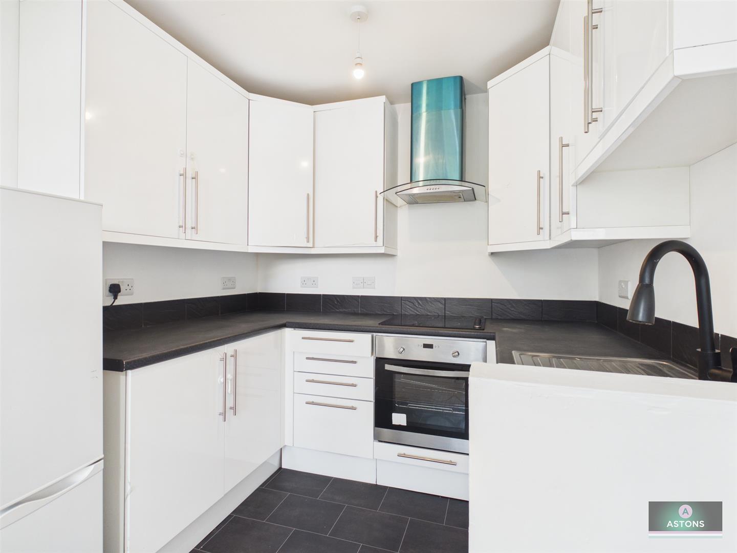 London Road, Lowfield Heath Image 3