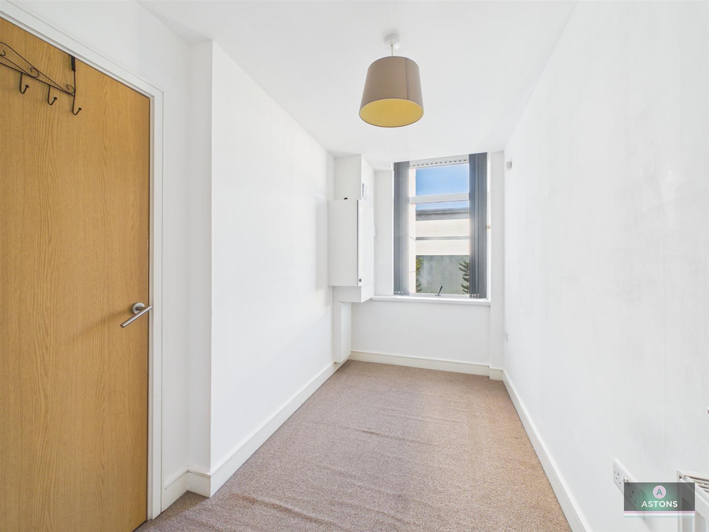 London Road, Lowfield Heath Image 6