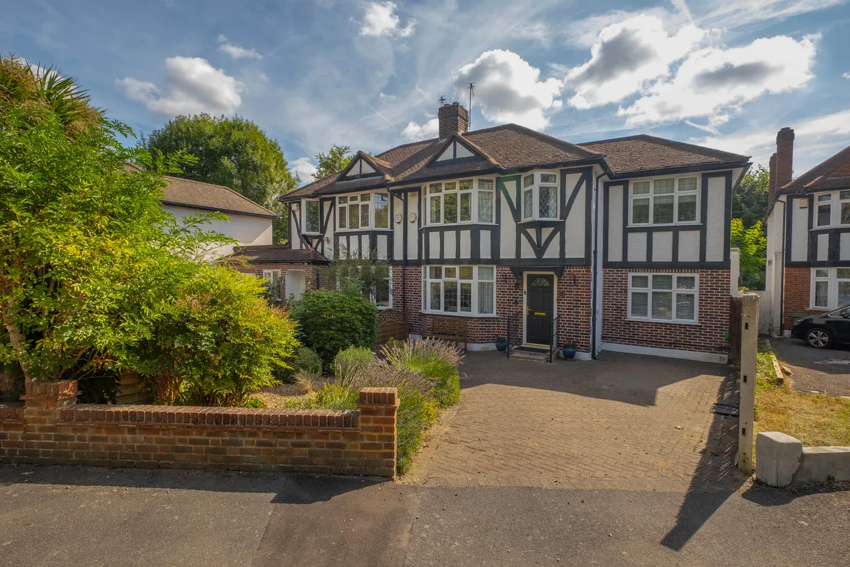 Westcoombe Avenue, London, SW20 photo 1