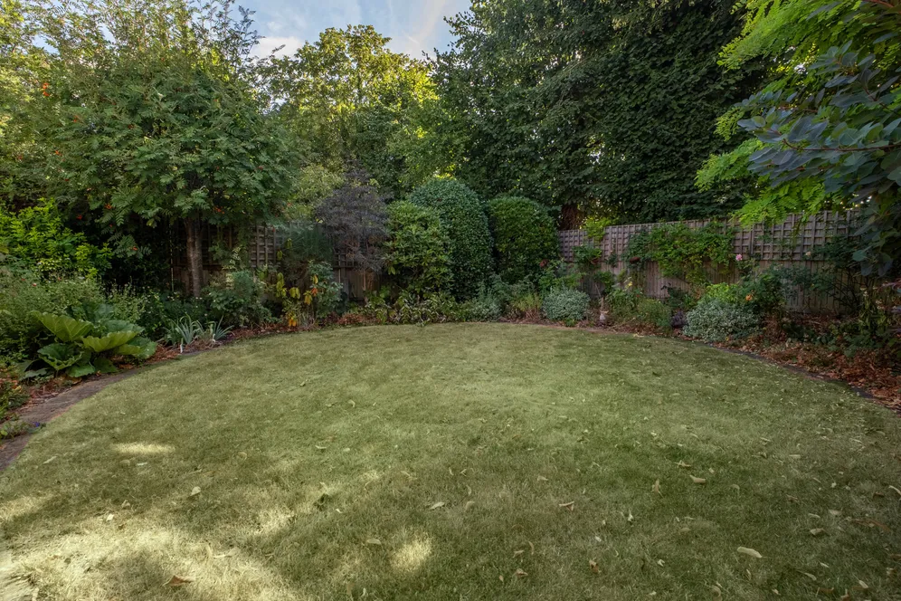 Westcoombe Avenue, London, SW20 photo 3