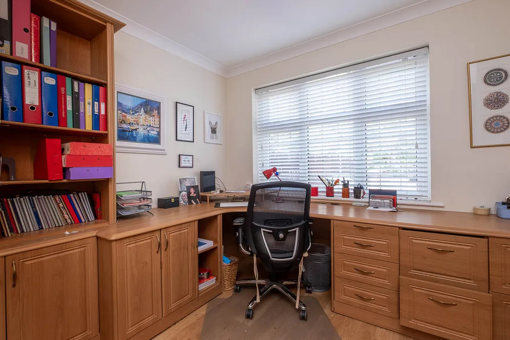 Westcoombe Avenue, London, SW20 photo 5