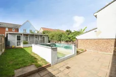 Elm Walk, Rayne, Braintree