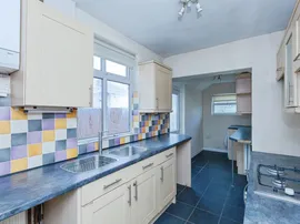 Evesham Road, LEICESTER thumb 3